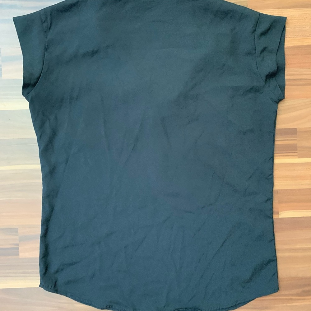 Women’s NY & Company shirt - Picture 7 of 7